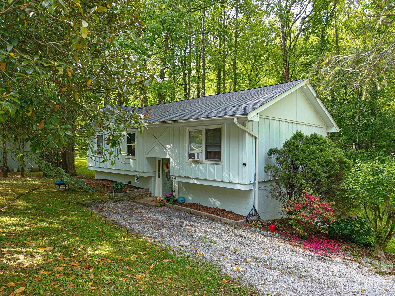 Property Photo:  659 Salisbury Road  NC 28792 