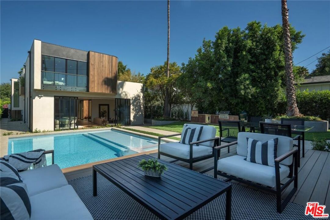 Property Photo:  4939 Petit Ave  CA 91436 