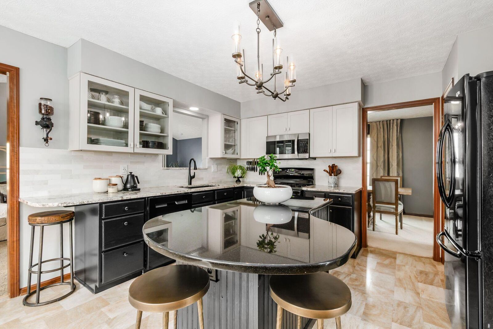 Property Photo:  261 Whitaker N Avenue  OH 43065 