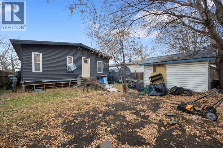 Property Photo:  232 Greenwich Lane  AB T9H 3Z3 