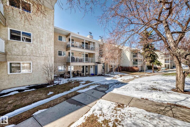 Property Photo: 328 Woodbridge Way 202 AB T8A 4G3