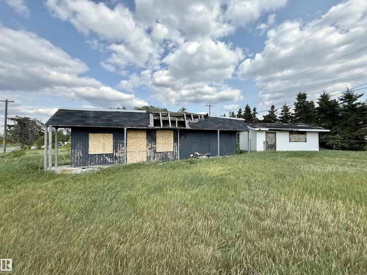 Property Photo: 4913 & 4909 49 Avenue AB T0A 1P0