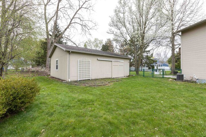 Property Photo:  605 Woodhaven  MI 48640 