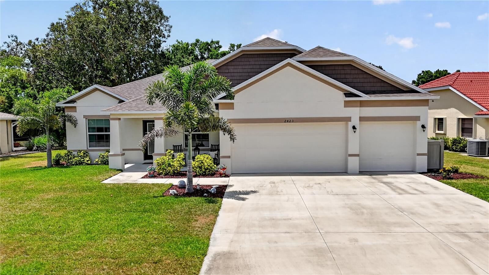 Property Photo:  2423 Malaya Court  FL 33983 