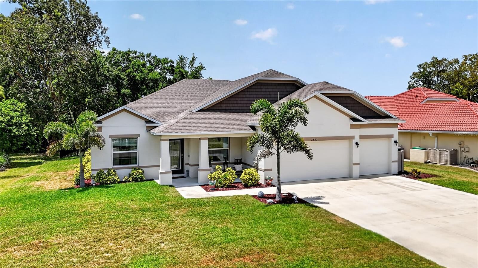 Property Photo:  2423 Malaya Court  FL 33983 
