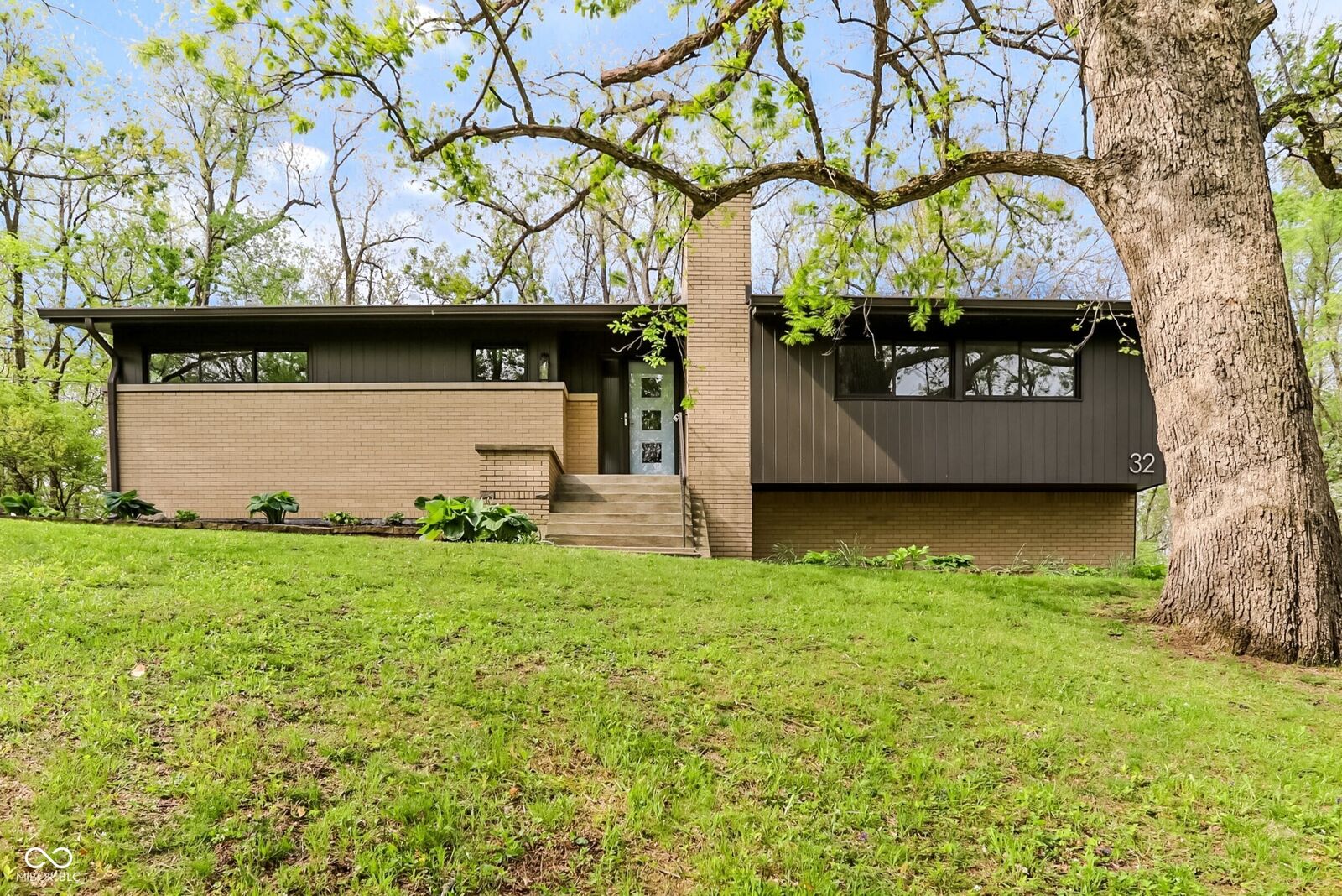 Property Photo:  32 Circle Drive  IN 46032 