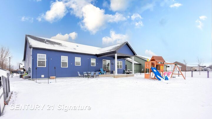 Property Photo:  8442 Oakhill Drive  MI 48623 