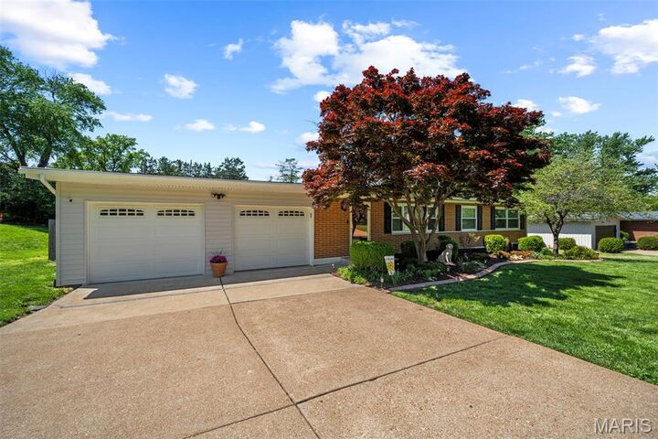 Property Photo:  14 Bal Harbour Drive  MO 63146 