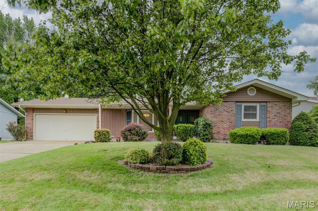 Property Photo:  1109 Wedgewood Drive  MO 63303 