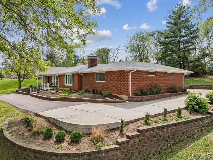 Property Photo:  9 Lochhaven Lane  MO 63021 