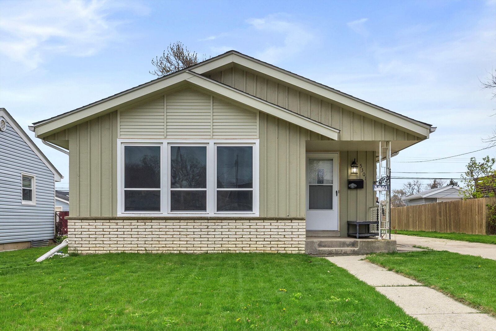 Property Photo:  5301 Marboro Dr  WI 53406 