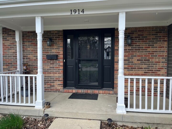 Property Photo:  