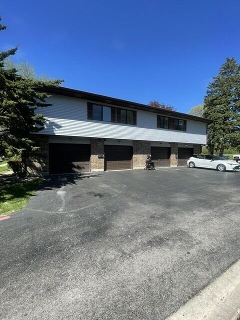 Property Photo:  1590 Perry Court A  IL 60505 