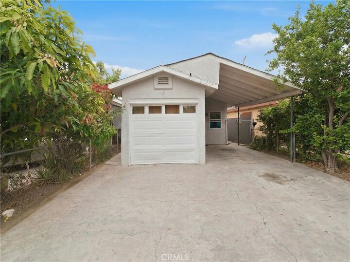 Property Photo:  2141 E Oris Street  CA 90222 