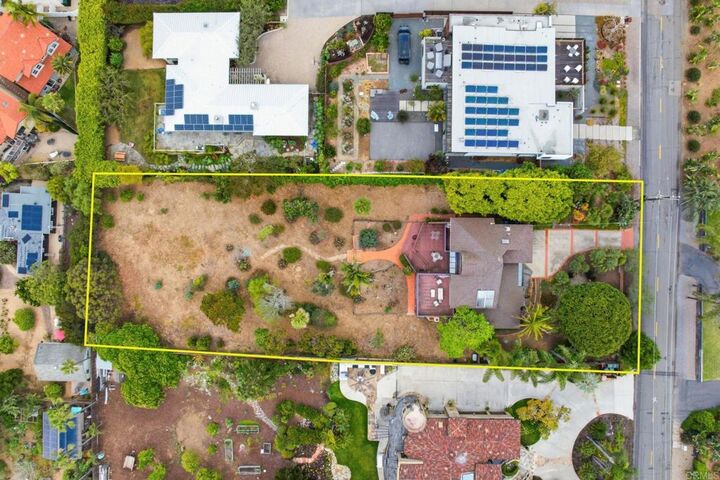 Property Photo:  1042 Hymettus Avenue  CA 92024 