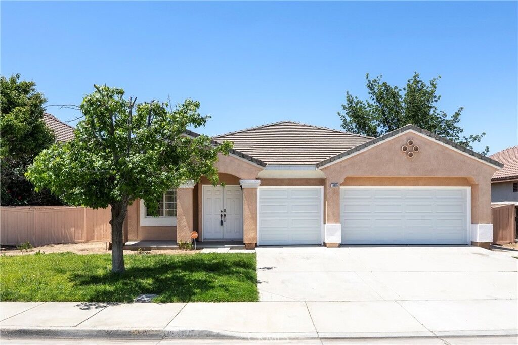 Property Photo: 15605 Jacara CA 92551