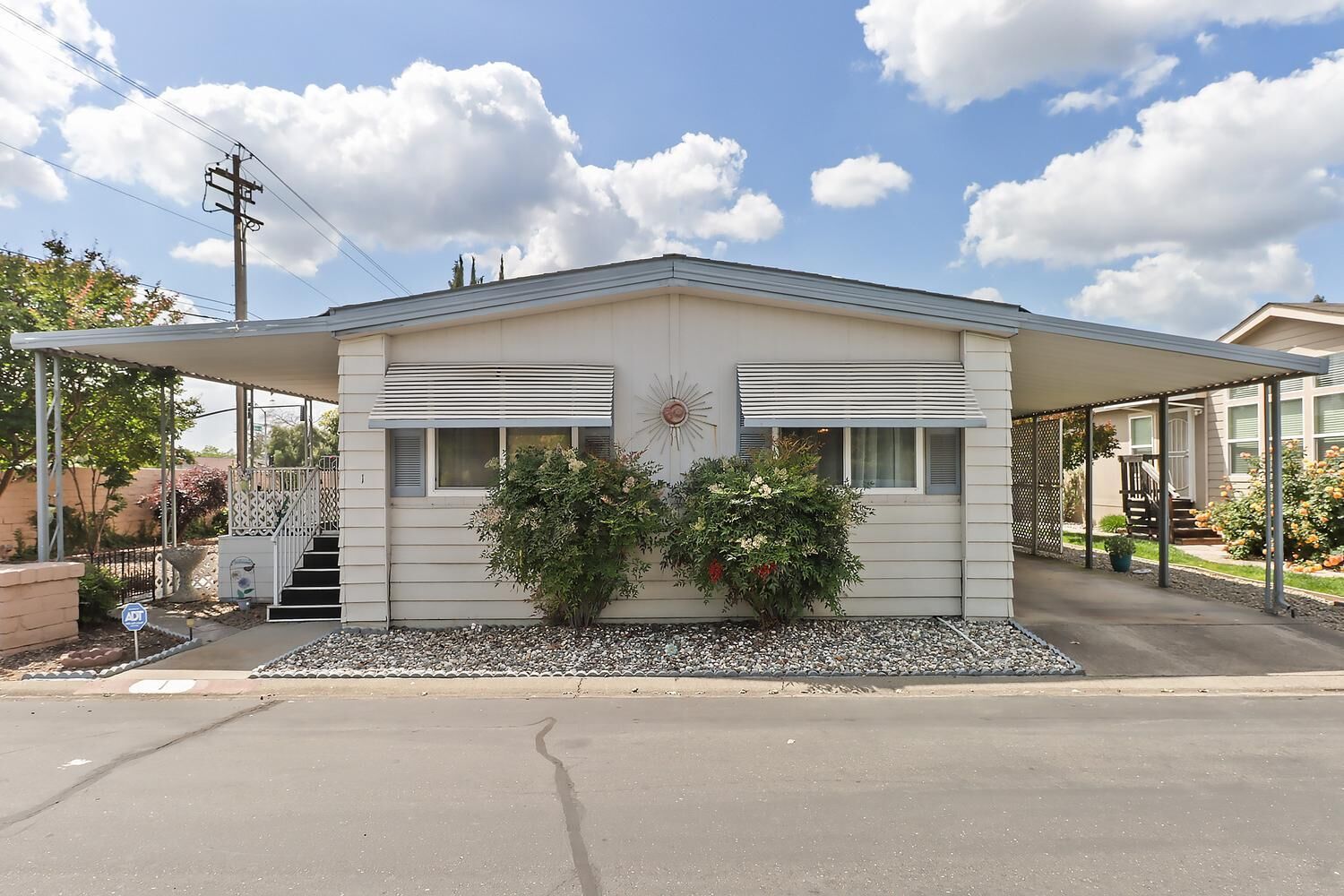 Property Photo:  1 Millbrook Circle  CA 95828 