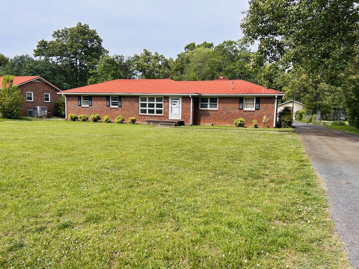 Property Photo:  313 Crestwood Dr  TN 37388 