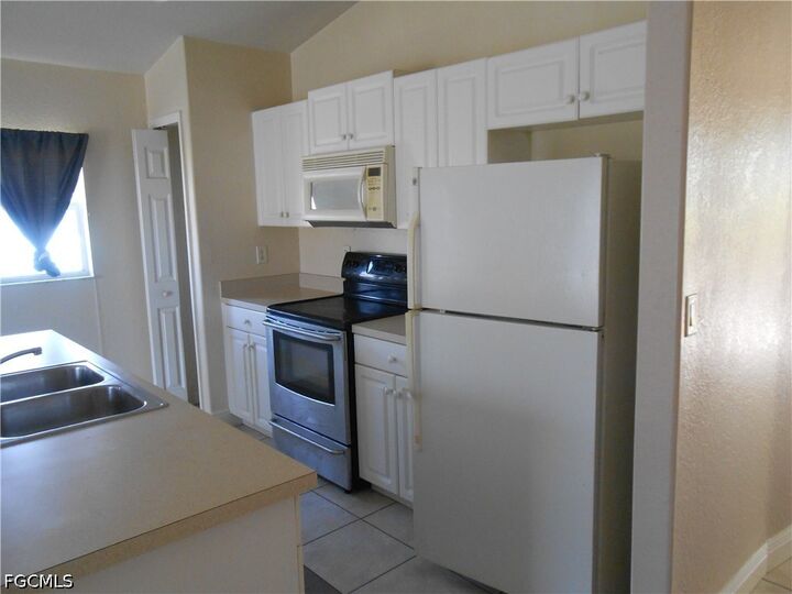 Property Photo: 4507 20th Street SW FL 33973