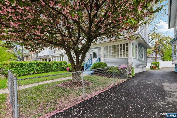 Property Photo:  86 Burchard Avenue  NJ 07017 