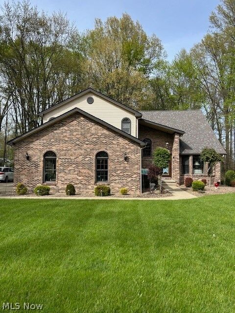 Property Photo:  4505 Quaker Court  OH 44406 