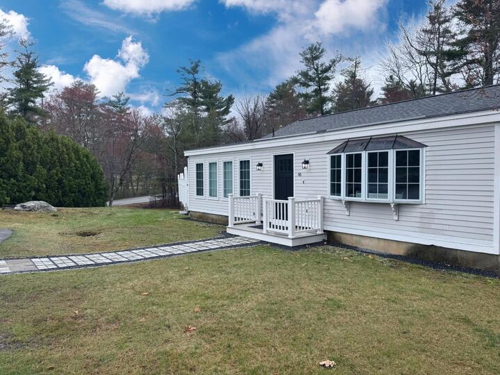 Property Photo:  66 Litchfield Road  NH 03053 