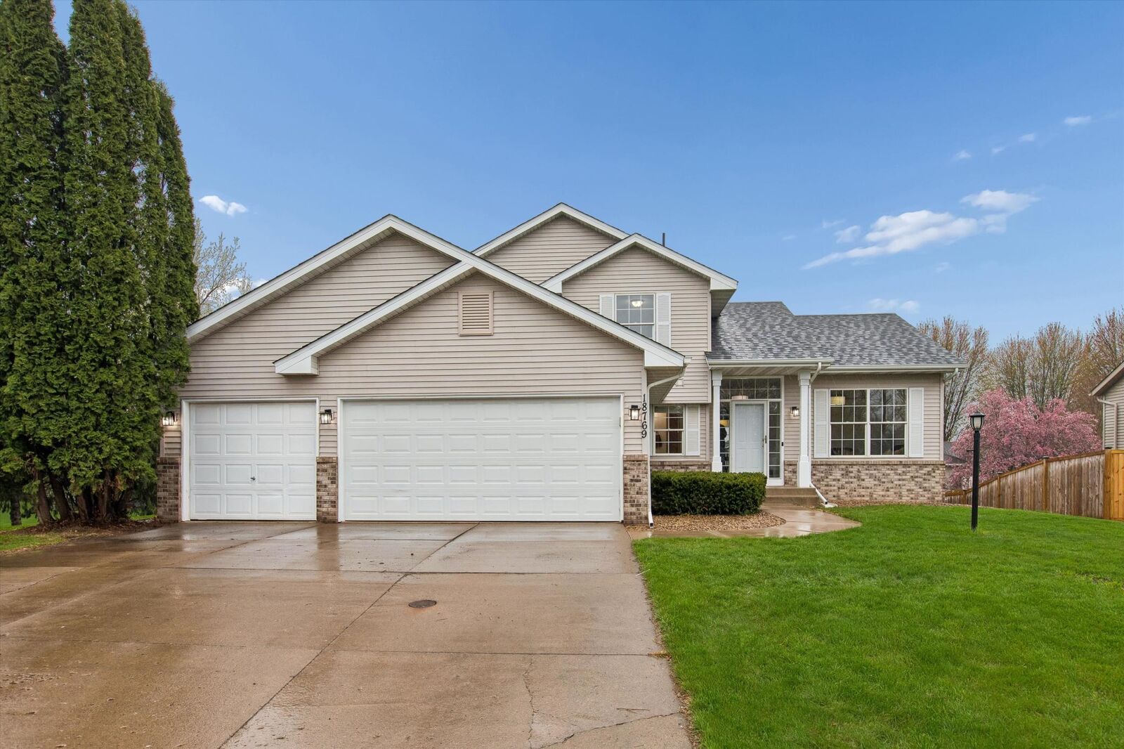 Property Photo:  18769 Englewood Way  MN 55024 