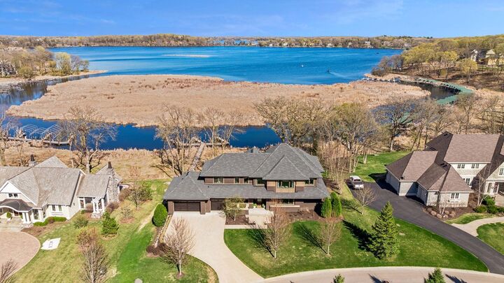 Property Photo:  3776 Woodland Cove Parkway  MN 55331 