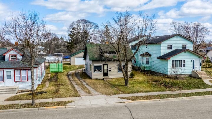 Property Photo:  414 Scott Avenue SE  MN 56601 