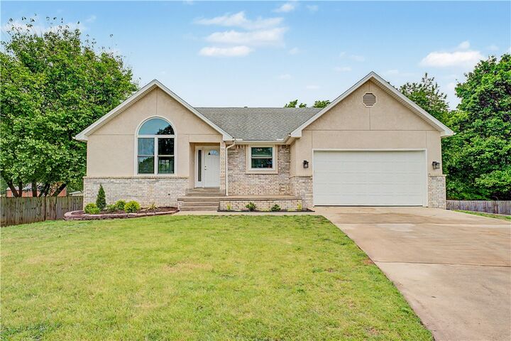 Property Photo:  812 Cedar Lane  AR 72753 