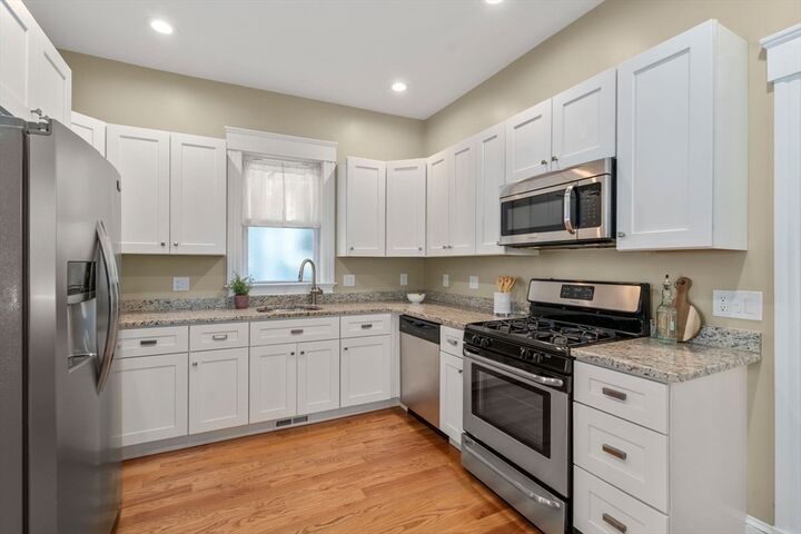 Property Photo:  19 Pinckney Street 1  MA 02145 