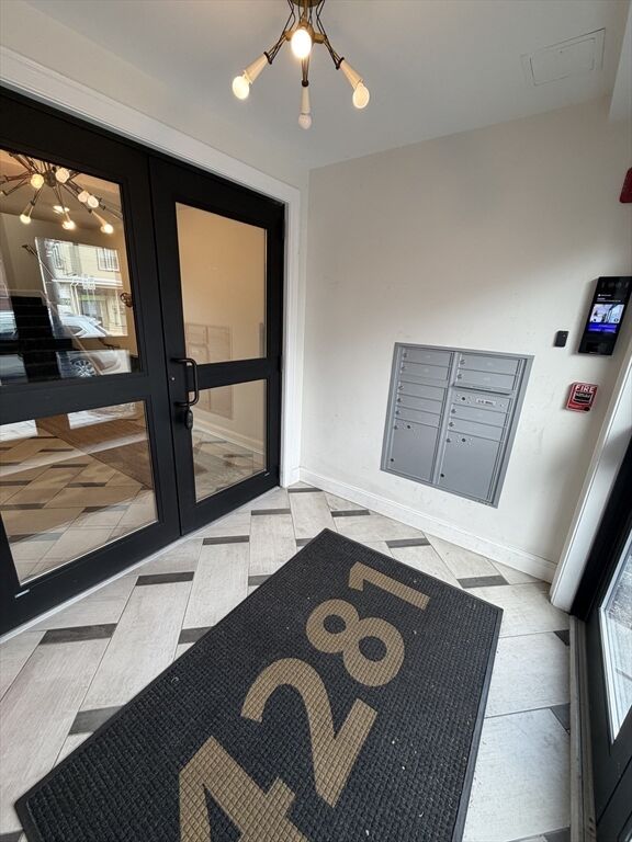Property Photo: 4281 Washington St 4C MA 02131