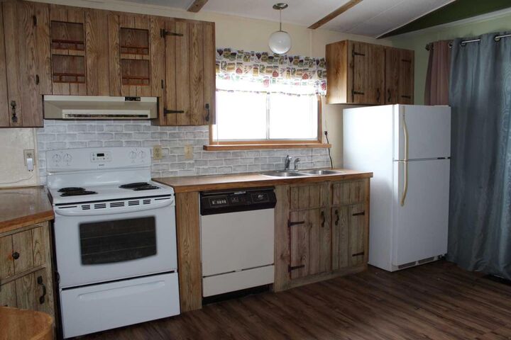 Property Photo: 202 7th Avenue SE AB T0H 2M0