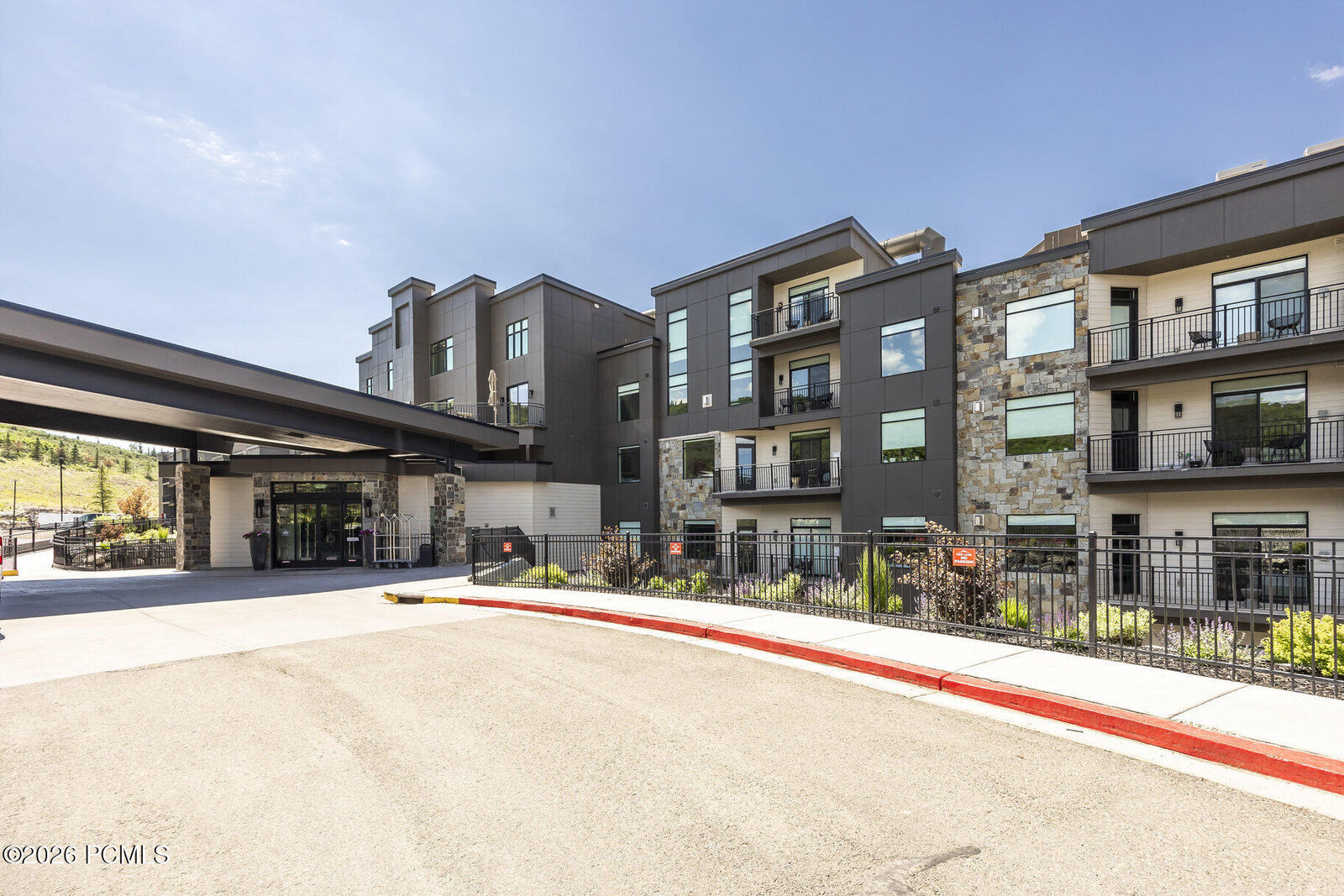 Property Photo: 909 W Peace Tree Trail 206 UT 84032