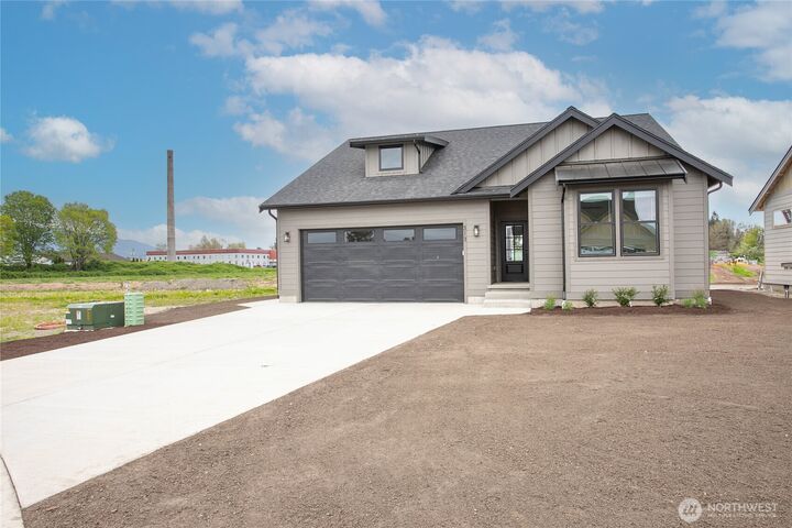 Property Photo:  313 W 3rd Street  WA 98247 