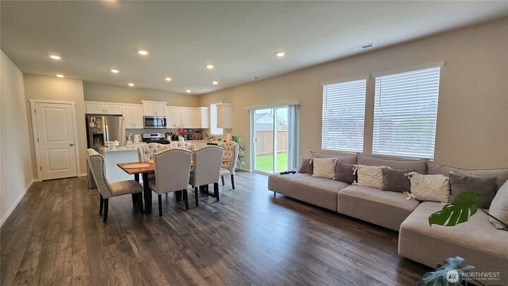 Property Photo:  1712  Moran Avenue  WA 98920 