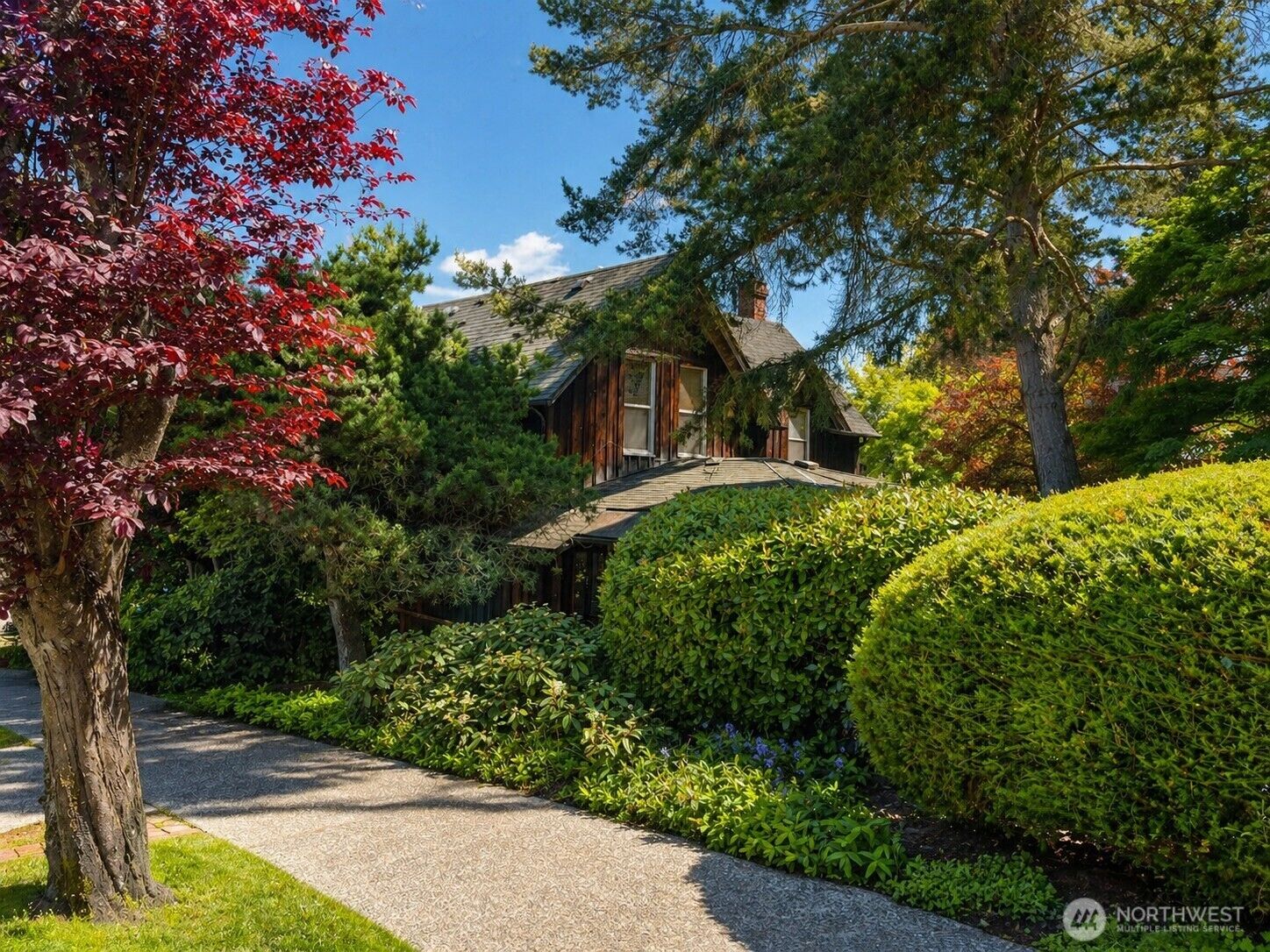 Property Photo:  7558  Ravenna Avenue NE  WA 98115 