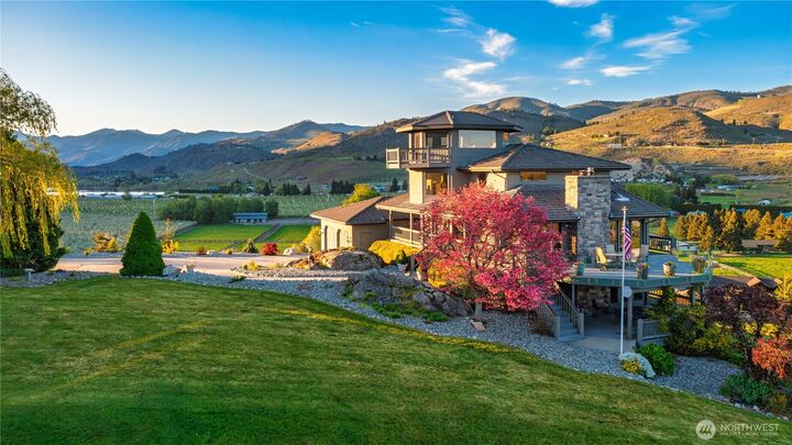 Property Photo:  265  Proctor Blvd  WA 98831 