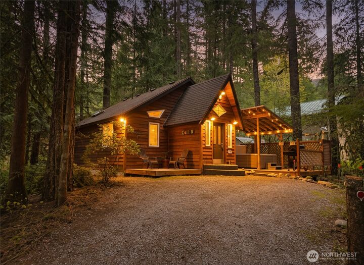 Property Photo:  7419  Canyon View Drive  WA 98244 
