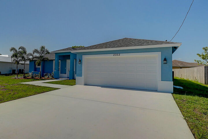 Property Photo:  2352 SW Plum Court  FL 34953 
