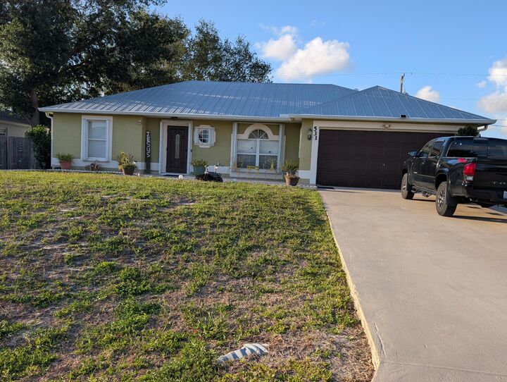 Property Photo:  531 SW Bradshaw Circle  FL 34953 