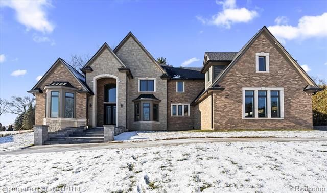 Property Photo:  3080 Chickering Court  MI 48302 