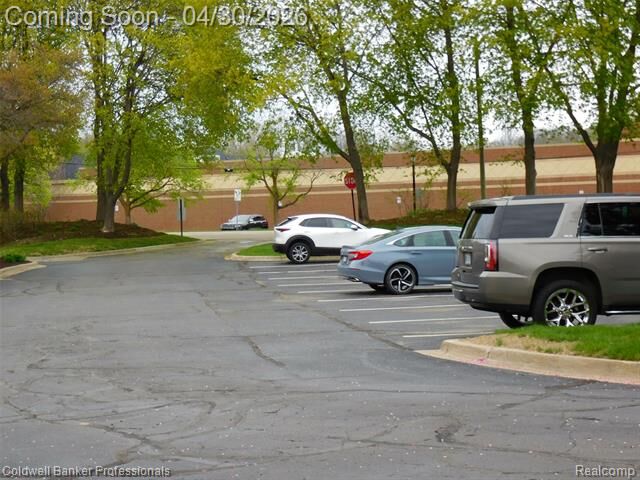 Property Photo:  3915 Lone Pine Road 100  MI 48323 