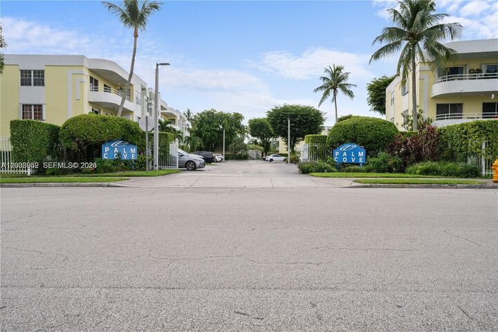 Property Photo:  10795 SW 108th Ave 201  FL 33176 