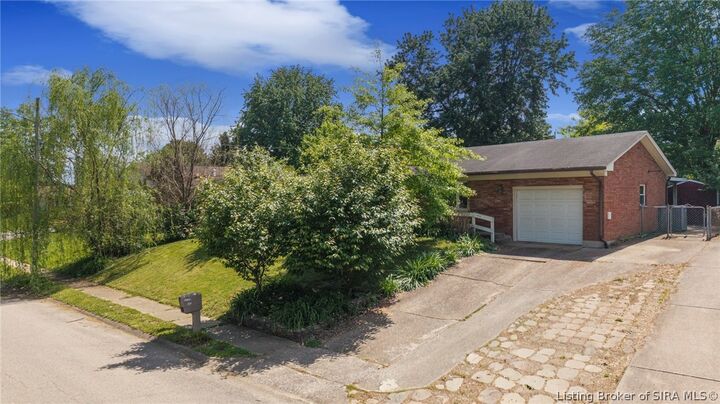 Property Photo:  620 Roseview Terrace  IN 47150 