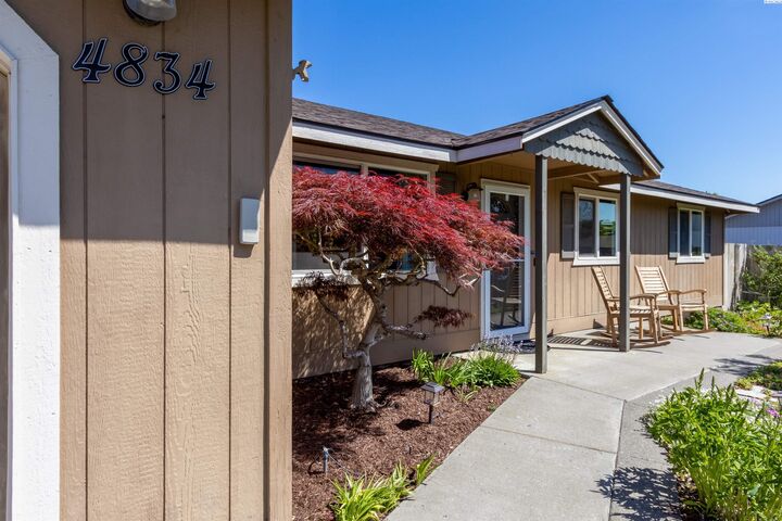 Property Photo:  4834 Hibiscus St  WA 99353 
