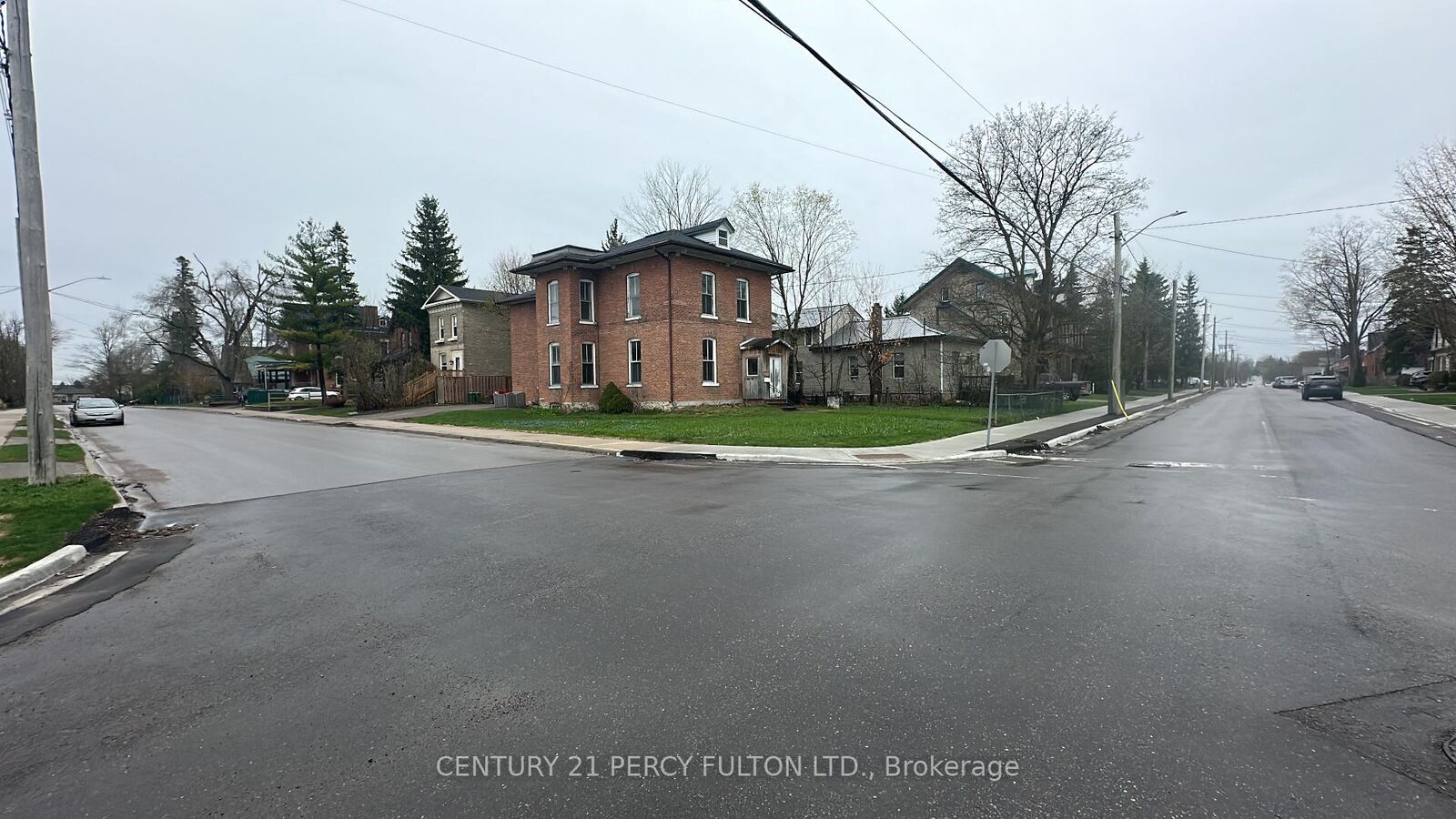 Photo de la propriété:  23 Glenelg Street W Room  ON K9V 2T9 