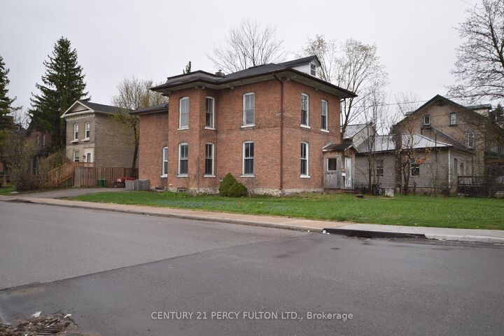 Property Photo:  23 Glenelg Street W  ON K9V 2T9 