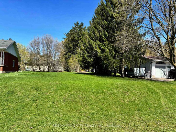 Property Photo:  31 Christian Street  ON N3A 2M7 
