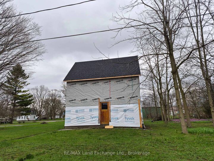 6 Malcolm Street — photo 1